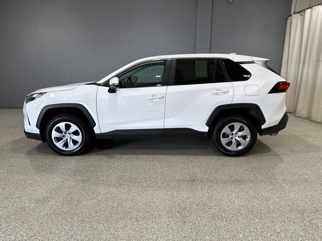 Certified 2024 Toyota RAV4 LE AWD/4WD image 7