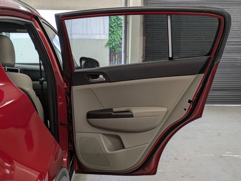 Used 2021 Kia Sportage S image 12