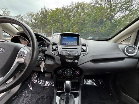 Used 2016 Ford Fiesta SE w/ Equipment Group 201A FWD image 11