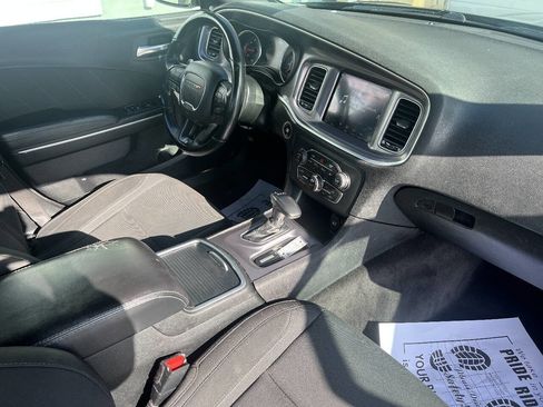 Used 2019 Dodge Charger SXT image 13