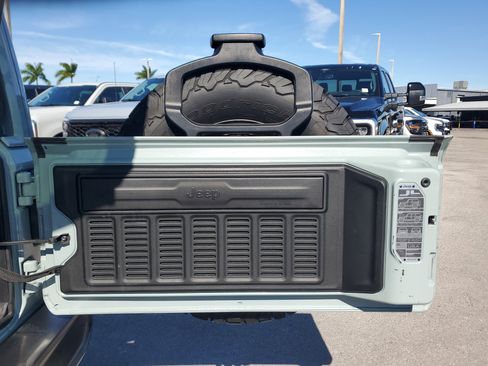 Used 2023 Jeep Wrangler Unlimited Rubicon 4xe w/ Safety Group image 15