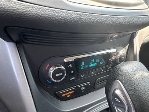 Used 2016 Ford Escape SE w/ Equipment Group 201A AWD/4WD image 4