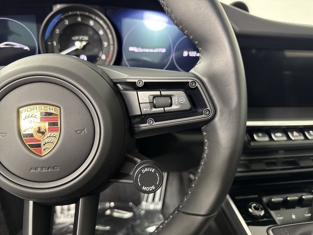 Certified 2024 Porsche 911 Carrera GTS RWD image 38