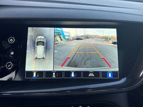 Used 2022 Buick Envision Essence w/ Technology Package I image 28
