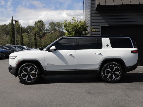 Used 2024 Rivian R1S Adventure AWD/4WD image 5