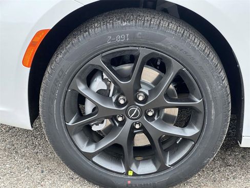 New 2026 Chrysler Pacifica Select image 8