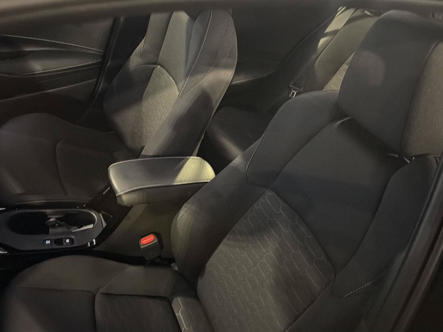 Certified 2025 Toyota Corolla SE w/ SE Package FWD image 28