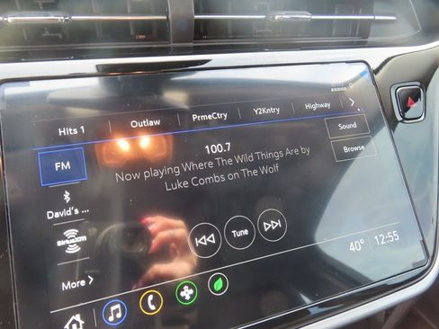 Used 2023 Chevrolet Bolt EUV LT w/ Redline Edition image 22