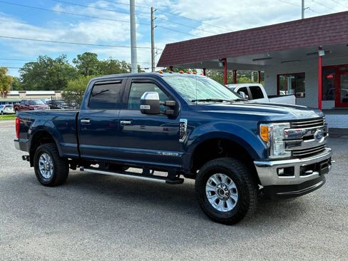 Used 2017 Ford F250 Lariat w/ Lariat Ultimate Package AWD/4WD image 7