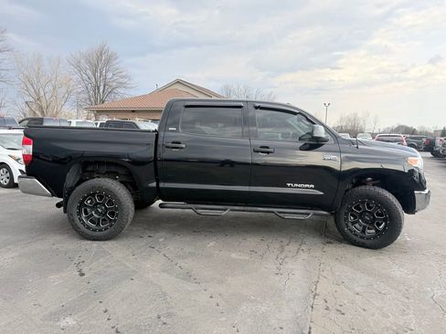 Used 2017 Toyota Tundra SR5 image 4