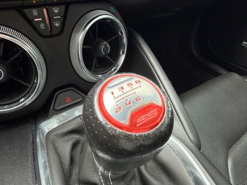 Used 2018 Chevrolet Camaro SS w/ Redline Edition RWD image 10