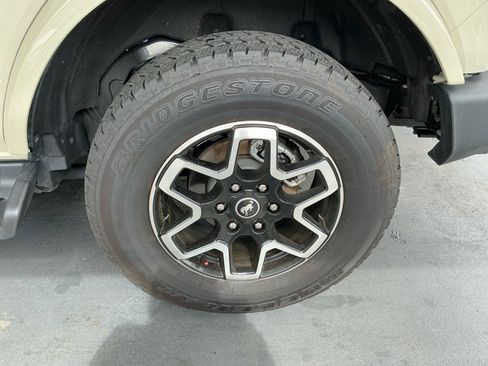 Used 2025 Ford Bronco Outer Banks AWD/4WD image 27