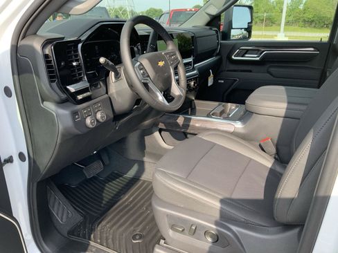 New 2026 Chevrolet Silverado 3500 LTZ w/ LTZ Premium Package AWD/4WD image 29