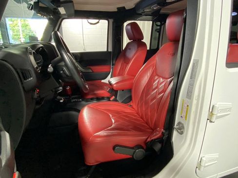 Used 2015 Jeep Wrangler Unlimited Sport w/ Quick Order Package 24S AWD/4WD image 17