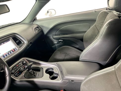 Used 2019 Dodge Challenger R/T w/ T/A Package image 25