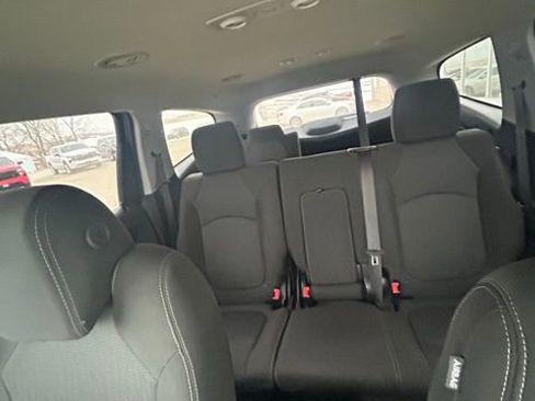 Used 2017 Chevrolet Traverse LT image 14