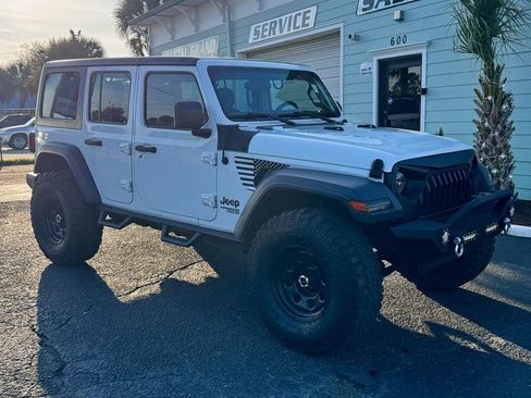 Used 2020 Jeep Wrangler Unlimited Sport image 2