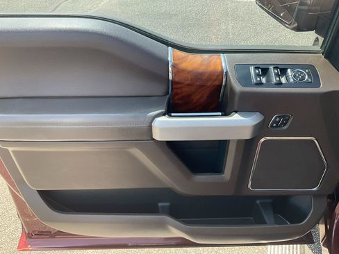 Used 2015 Ford F150 King Ranch w/ Equipment Group 601A Luxury AWD/4WD image 32