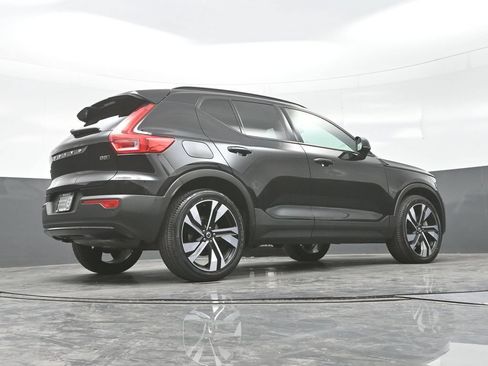 Used 2024 Volvo XC40 B5 Plus w/ Protection Package Premier AWD/4WD image 29