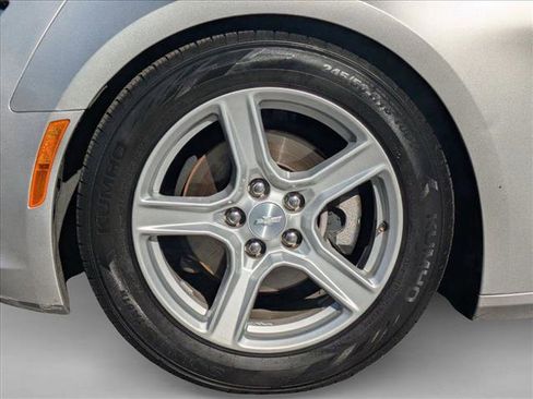 Used 2018 Chevrolet Camaro LT image 20