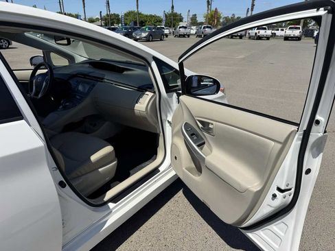 Used 2013 Toyota Prius Four image 14