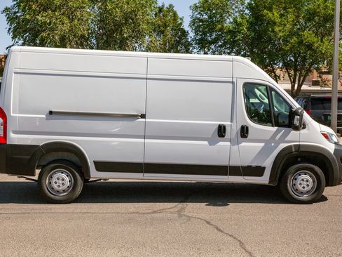 Used 2023 RAM ProMaster 2500 FWD image 4