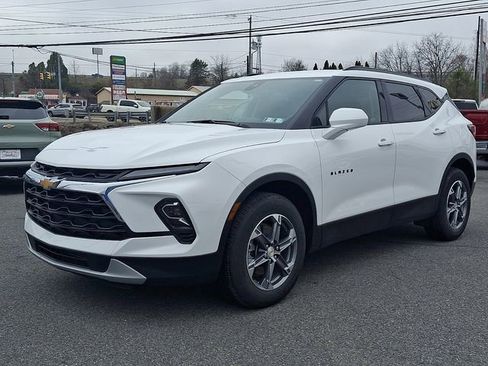Certified 2024 Chevrolet Blazer LT w/ Convenience Package FWD image 3