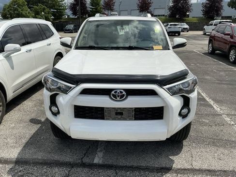Used 2017 Toyota 4Runner SR5 Premium AWD/4WD image 2