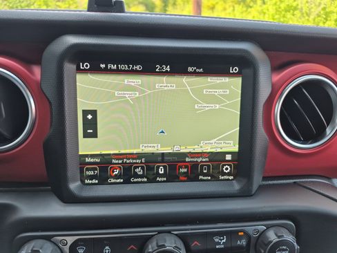 Used 2022 Jeep Gladiator Rubicon w/ Cold Weather Group image 33