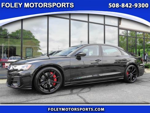Used 2022 Audi S8 AWD/4WD image 1