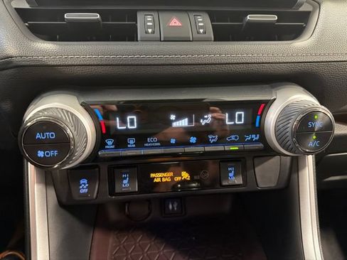 Used 2019 Toyota RAV4 Limited w/ Carpet Mat Package AWD/4WD image 21