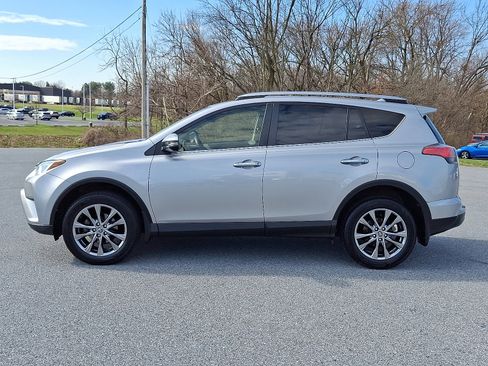 Used 2018 Toyota RAV4 Limited w/ All Weather Liner Package image 4