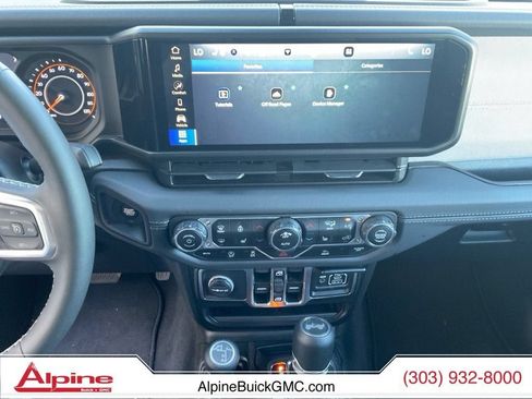 Used 2025 Jeep Wrangler Unlimited Sahara AWD/4WD image 11