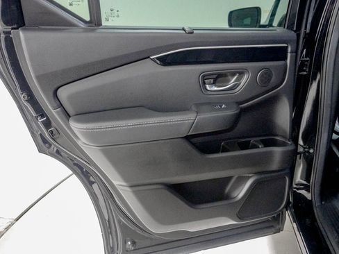 Used 2025 Honda Pilot EX-L image 37