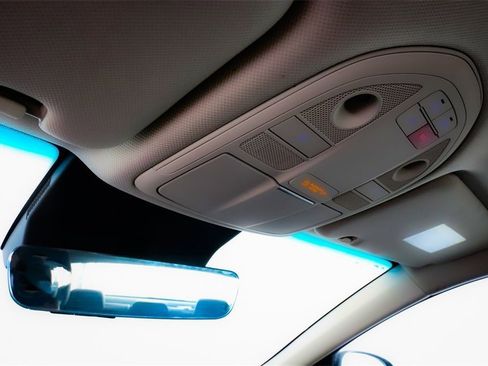 Used 2025 Genesis G70 2.5T image 82