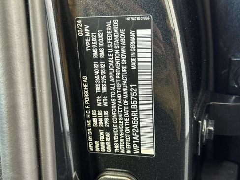 Certified 2024 Porsche Macan GTS AWD/4WD image 35