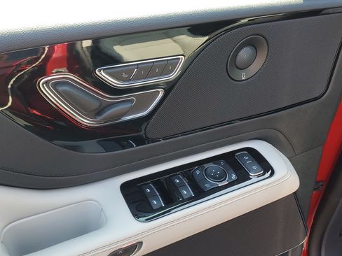 New 2026 Lincoln Aviator Reserve w/ Jet Appearance Package AWD/4WD image 9