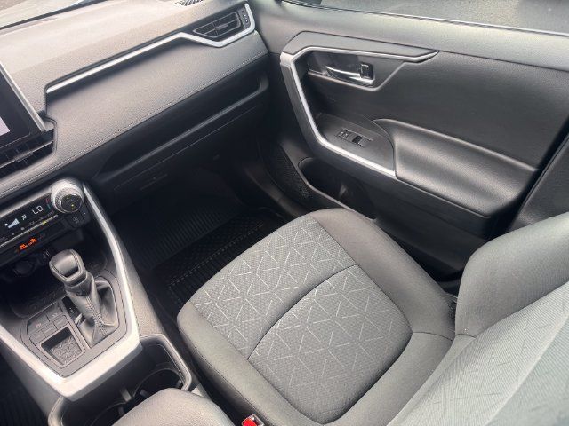 Used 2024 Toyota RAV4 XLE FWD image 24