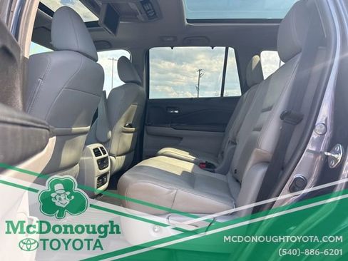 Used 2017 Honda Pilot Elite image 12