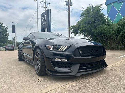 Used 2017 Ford Mustang Shelby GT350 w/ Electronics Package RWD image 2