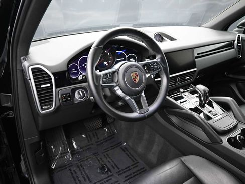 Certified 2021 Porsche Cayenne AWD/4WD image 4