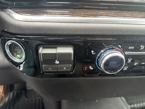 New 2026 GMC Sierra 1500 SLE image 28