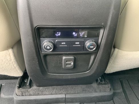 Used 2019 Buick Enclave Essence FWD image 55