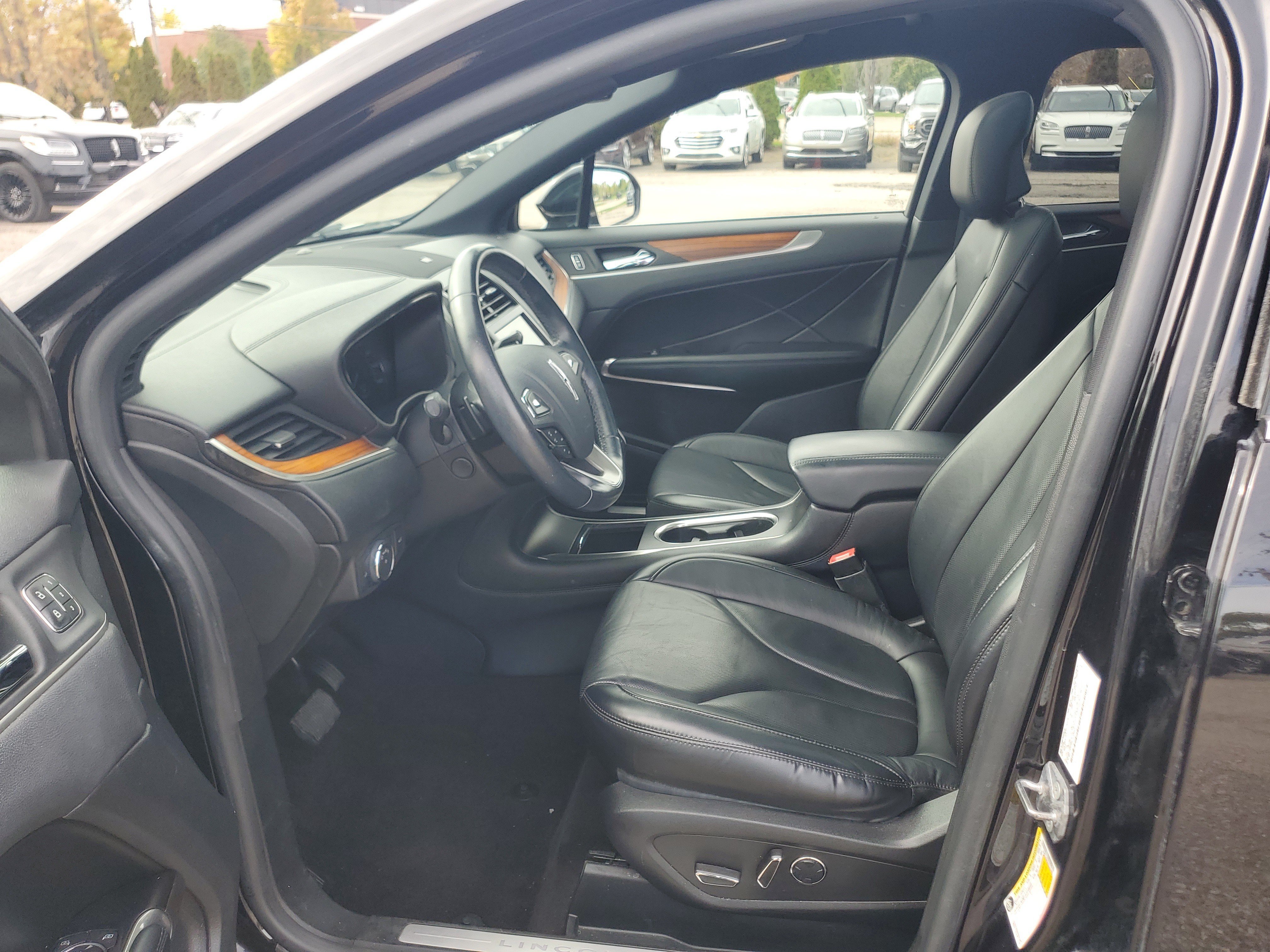Used 2019 Lincoln MKC Reserve w/ MKC Climate Package AWD/4WD image 12