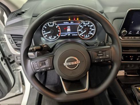 Used 2024 Nissan Rogue S AWD/4WD image 15