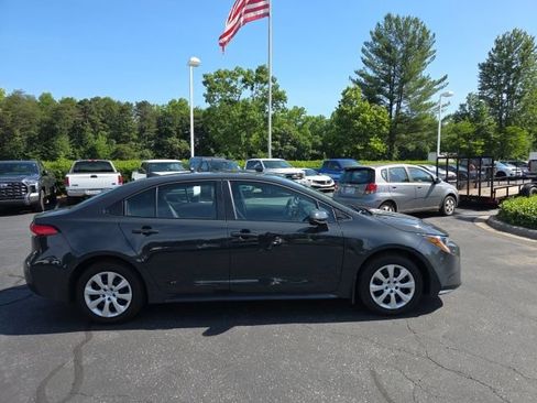 Used 2026 Toyota Corolla LE FWD image 7