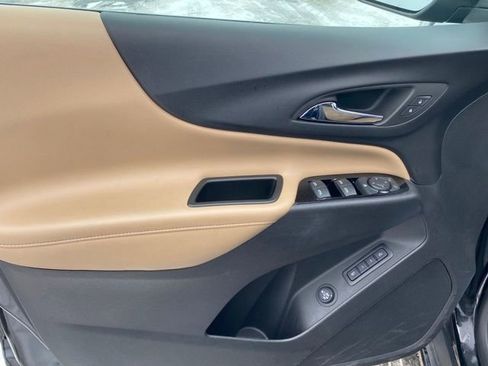 Used 2023 Chevrolet Equinox Premier image 17