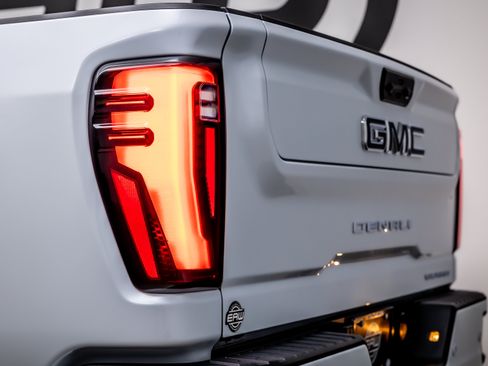 Used 2026 GMC Sierra 2500 Denali Ultimate AWD/4WD image 13
