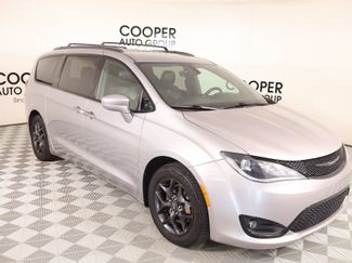 Used 2018 Chrysler Pacifica Touring-L Plus w/ S Appearance Package FWD video 1