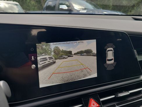 New 2025 Kia Niro SX image 29